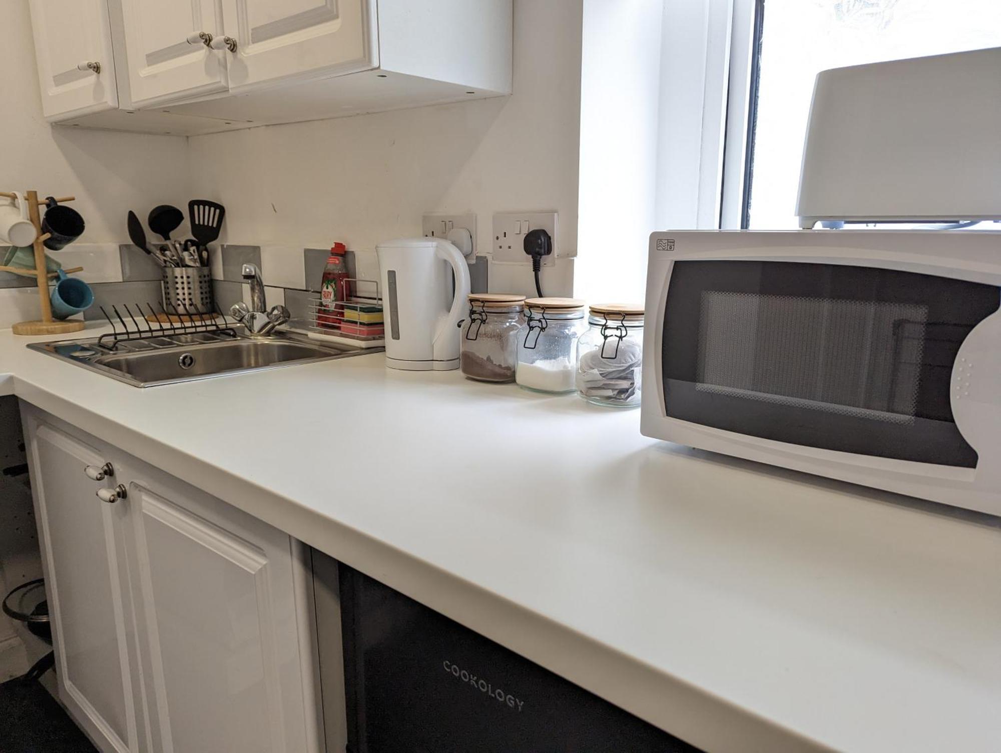 Serene 1 Bedroom Flat In Roath Cardiff Bagian luar foto