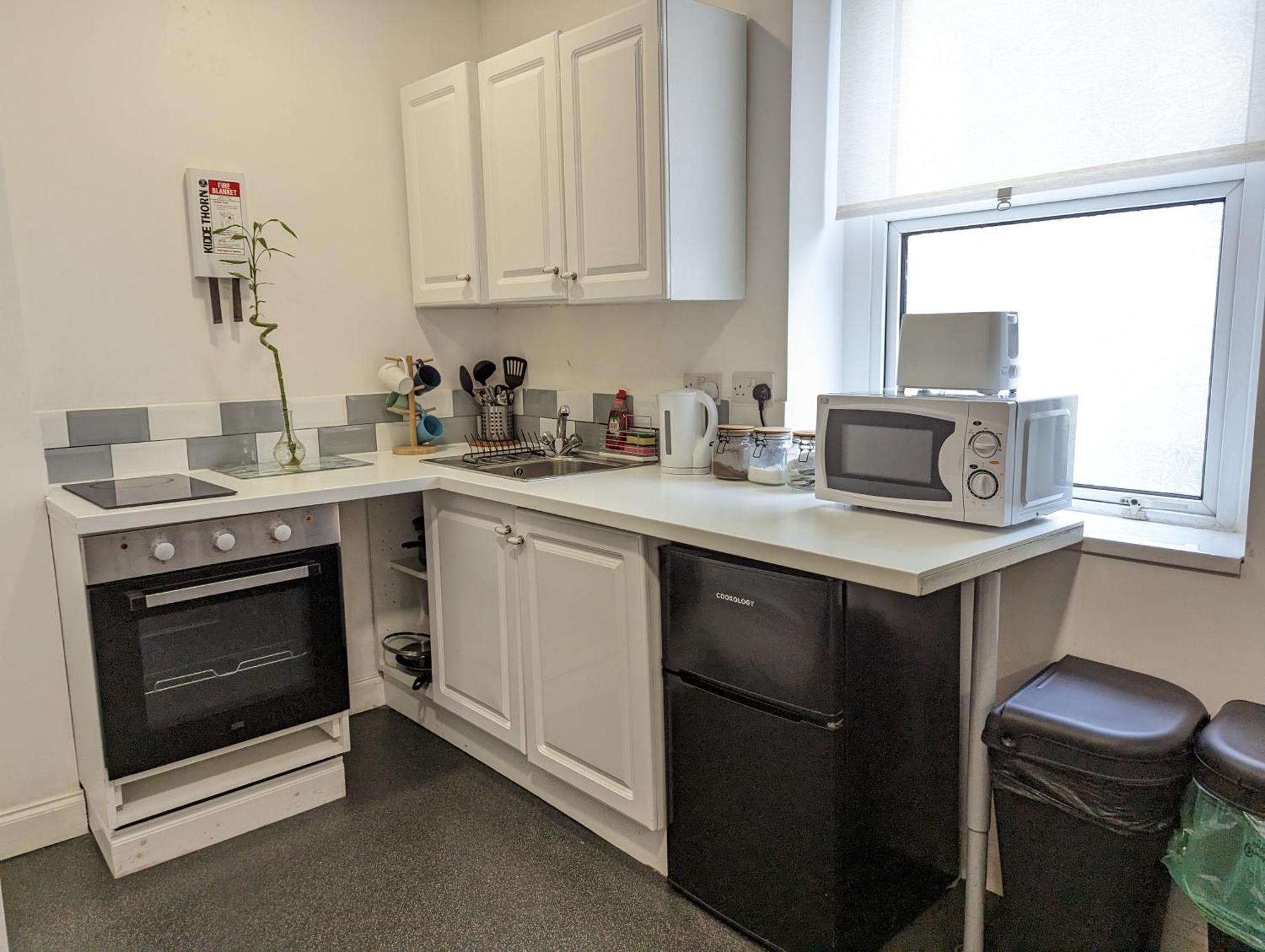 Serene 1 Bedroom Flat In Roath Cardiff Bagian luar foto