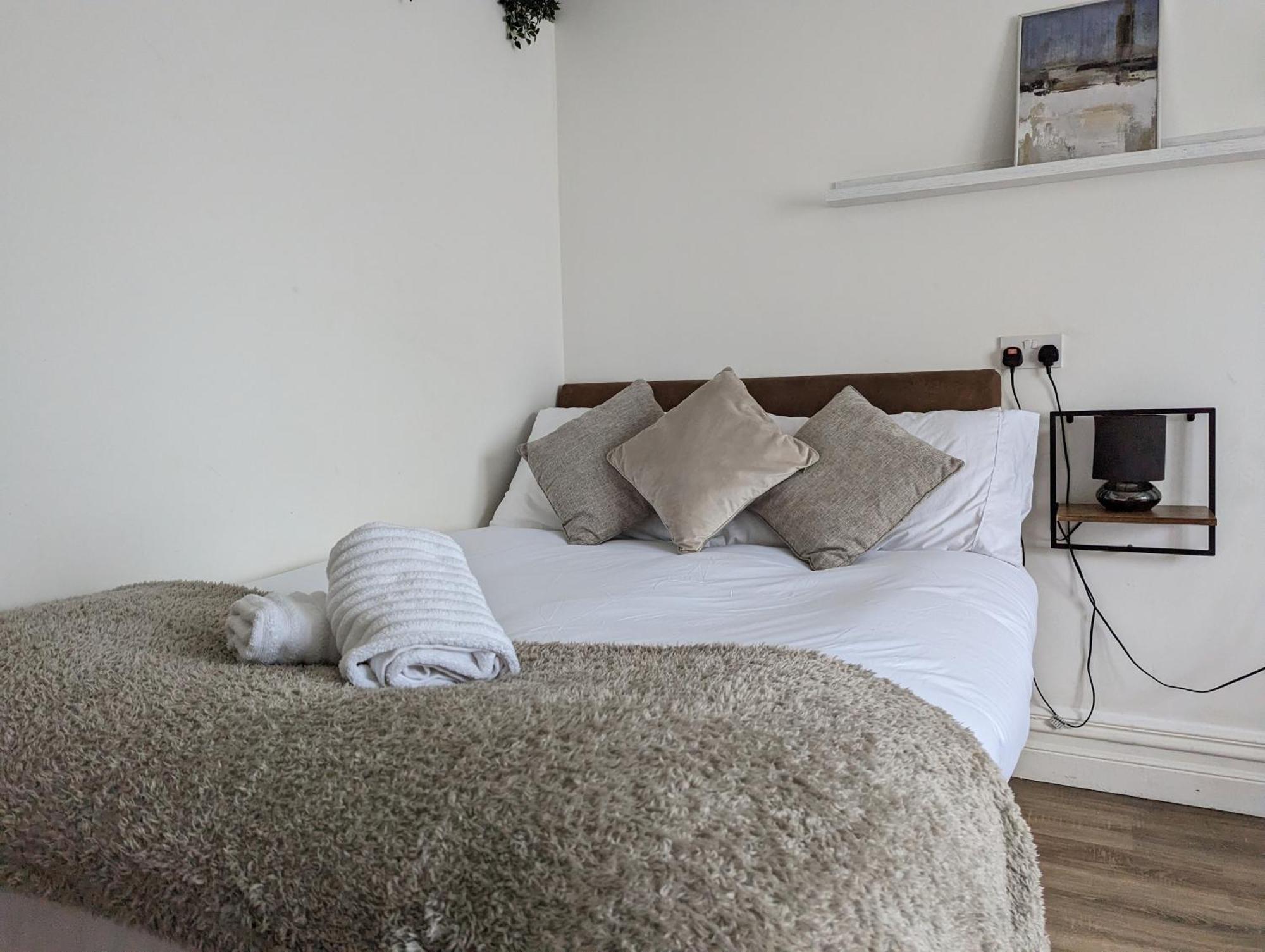 Serene 1 Bedroom Flat In Roath Cardiff Bagian luar foto