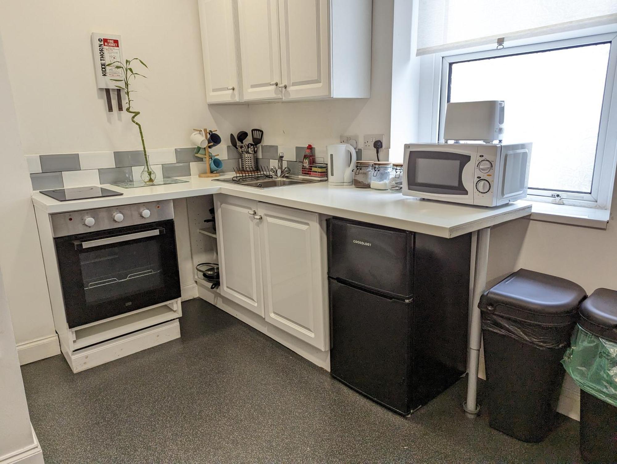 Serene 1 Bedroom Flat In Roath Cardiff Bagian luar foto