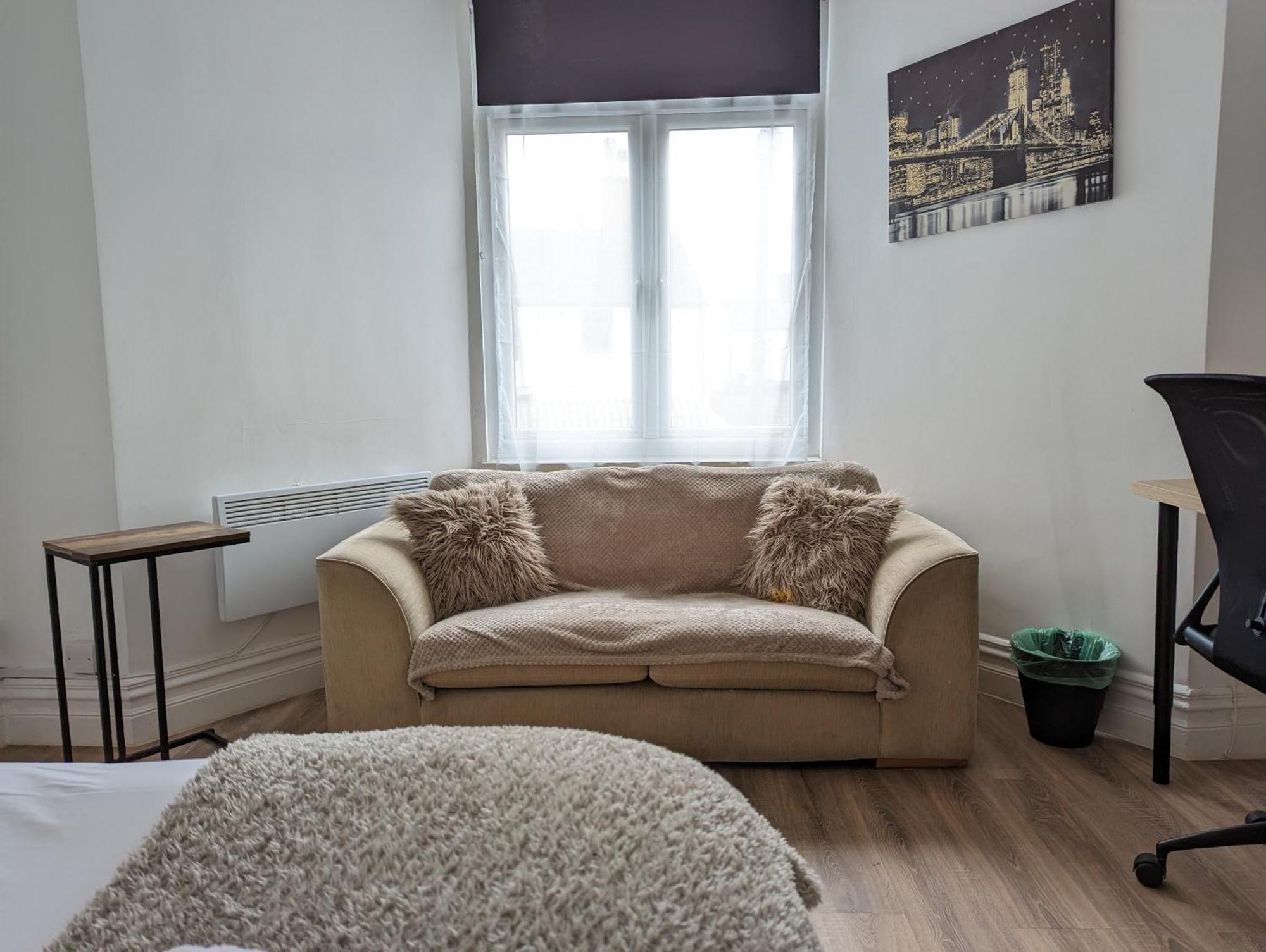 Serene 1 Bedroom Flat In Roath Cardiff Bagian luar foto