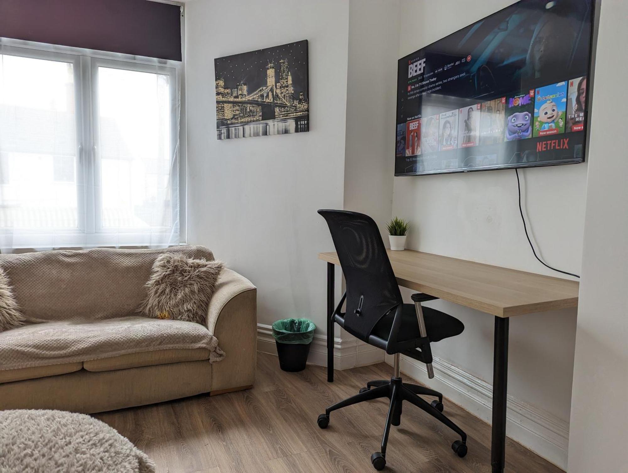 Serene 1 Bedroom Flat In Roath Cardiff Bagian luar foto