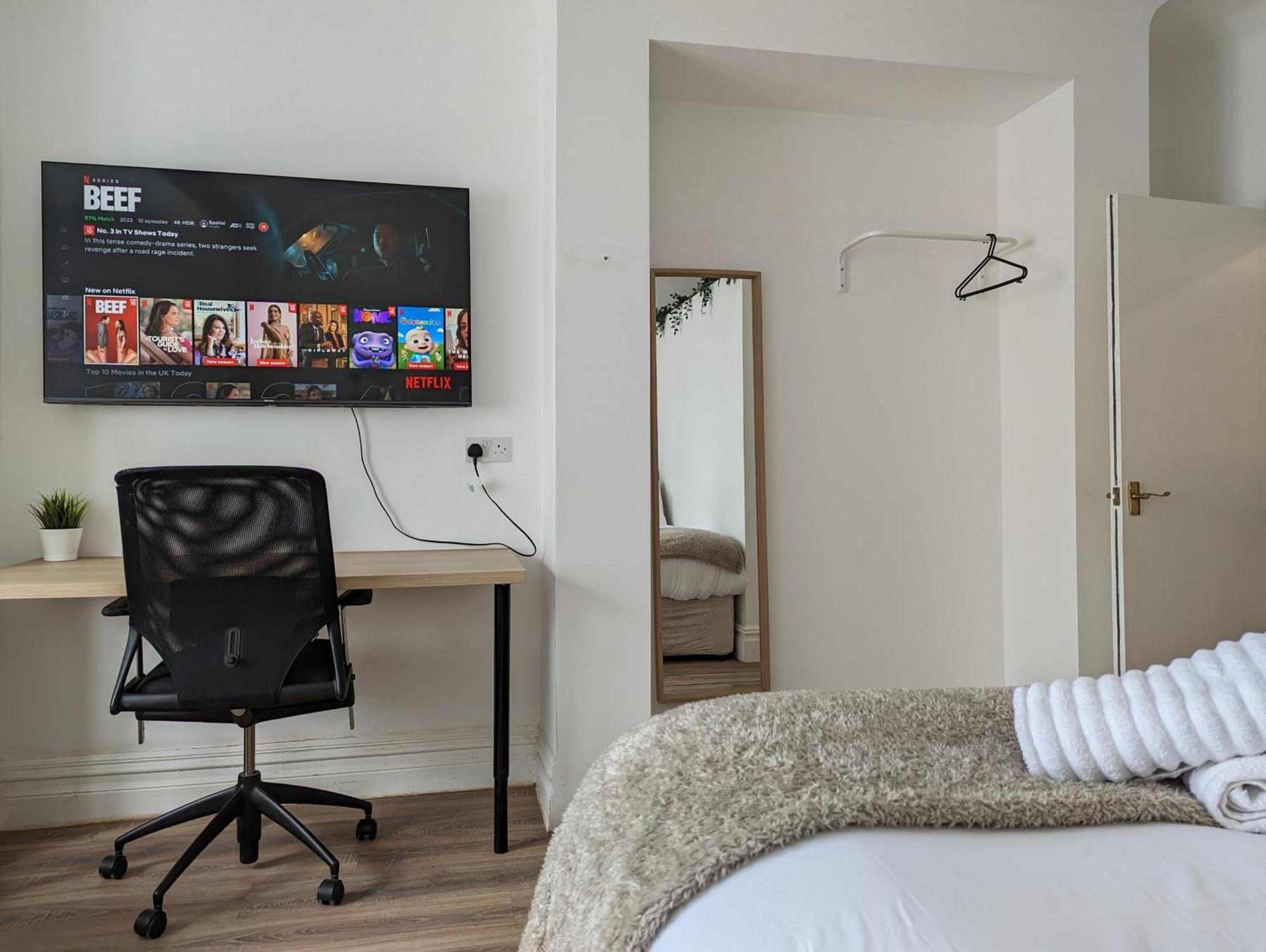 Serene 1 Bedroom Flat In Roath Cardiff Bagian luar foto