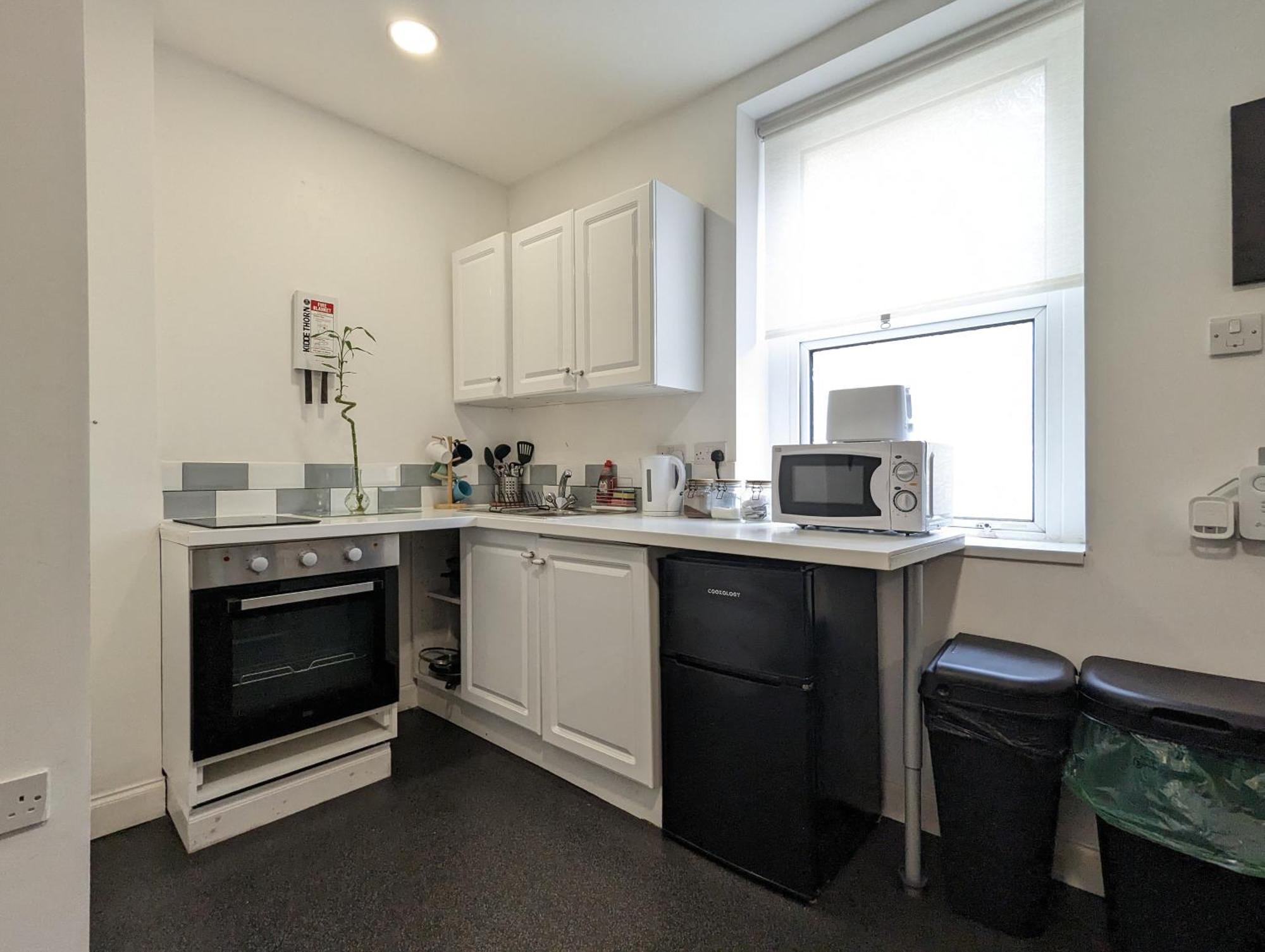 Serene 1 Bedroom Flat In Roath Cardiff Bagian luar foto